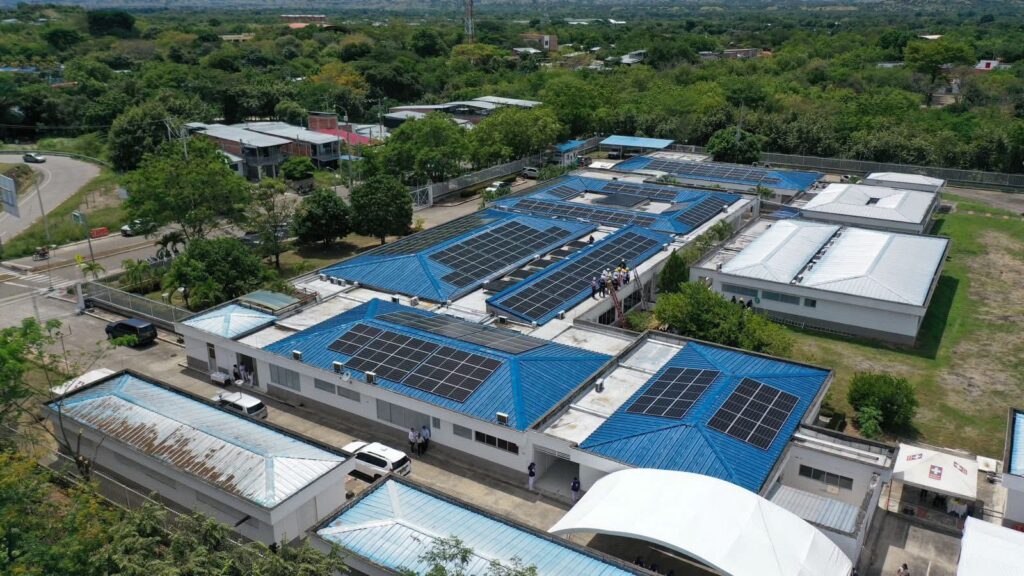 Gobierno Nacional inaugura Hospital autosostenible en Aipe (Huila).