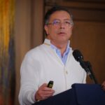 “El Gobierno no tiene deudas con las EPS”: Petro.
