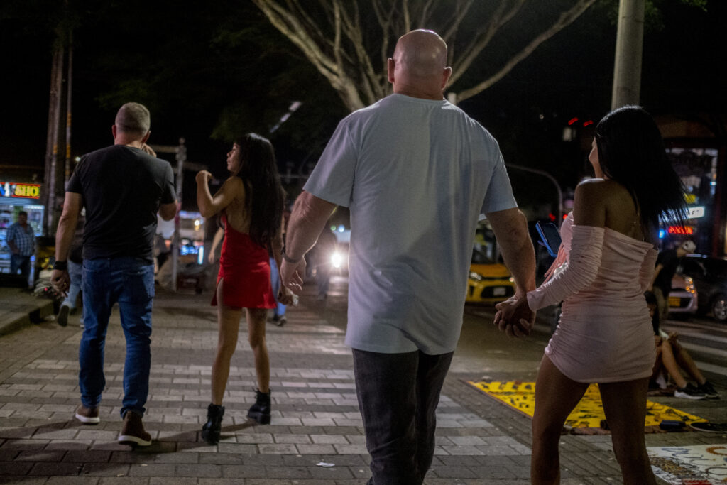 Turismo sexual, narcotráfico e inseguridad marcan el nuevo conflicto urbano en Medellín.