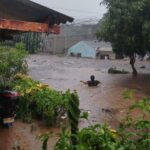 Torrencial aguacero desata emergencia en Santa Marta.