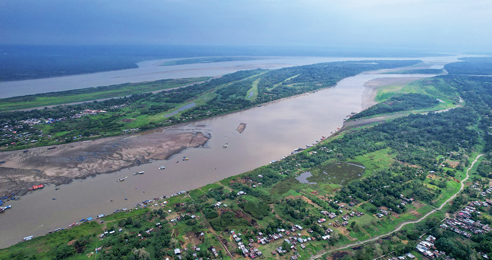 Sedimentación amenaza el acceso de Leticia al río Amazonas.