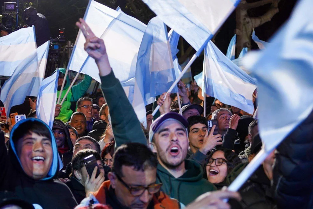 ¡DERROTA APLASTANTE!: Javier Milei pierde las elecciones provinciales en BA.