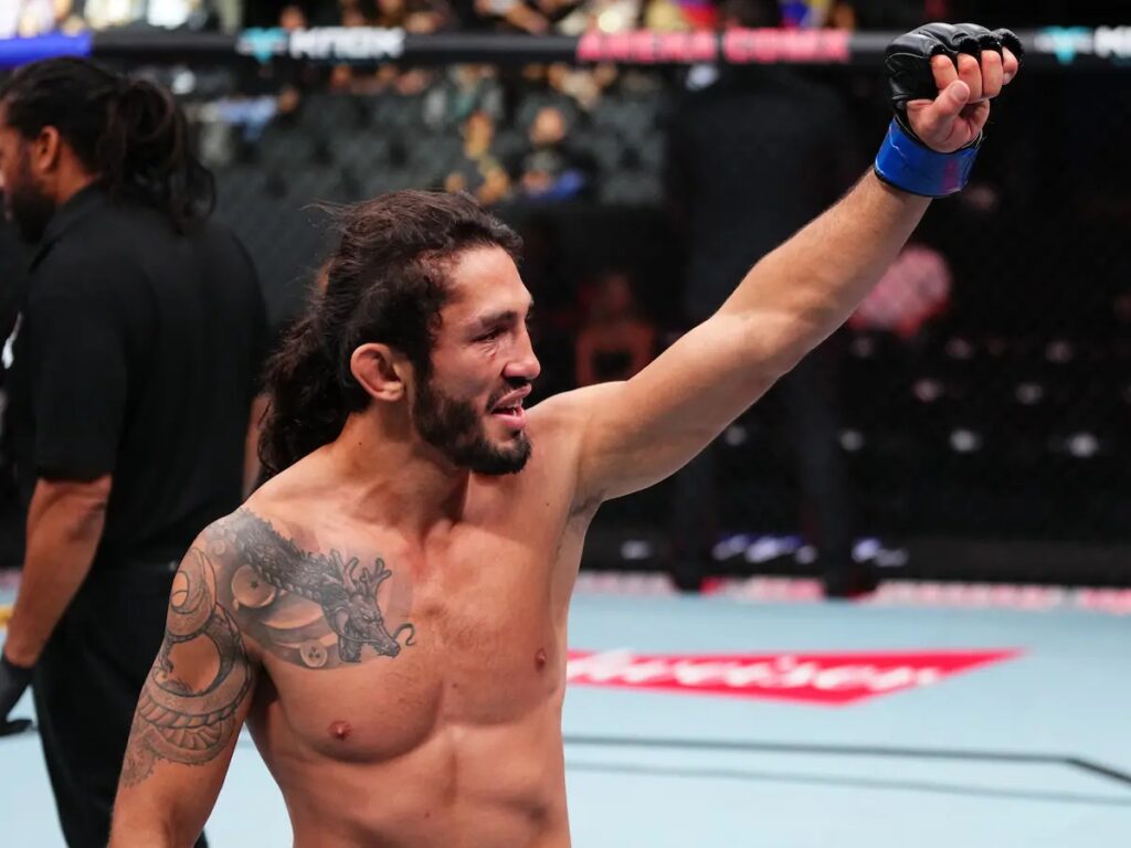 Javier ‘Blair’ Reyes hace historia: el primer colombiano en la UFC debuta con TKO